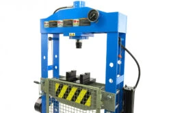 HBM 50 Ton Professionele Raamwerkpers, Werkplaatspers Met Veiligheidsrek 11 HBM 50 Ton Professionele Raamwerkpers, Werkplaatspers Met Veiligheidsrek -Huishoudelijk Gereedschap Winkel hbm 068 119.jpg 1200x600 e0cc4ebc88